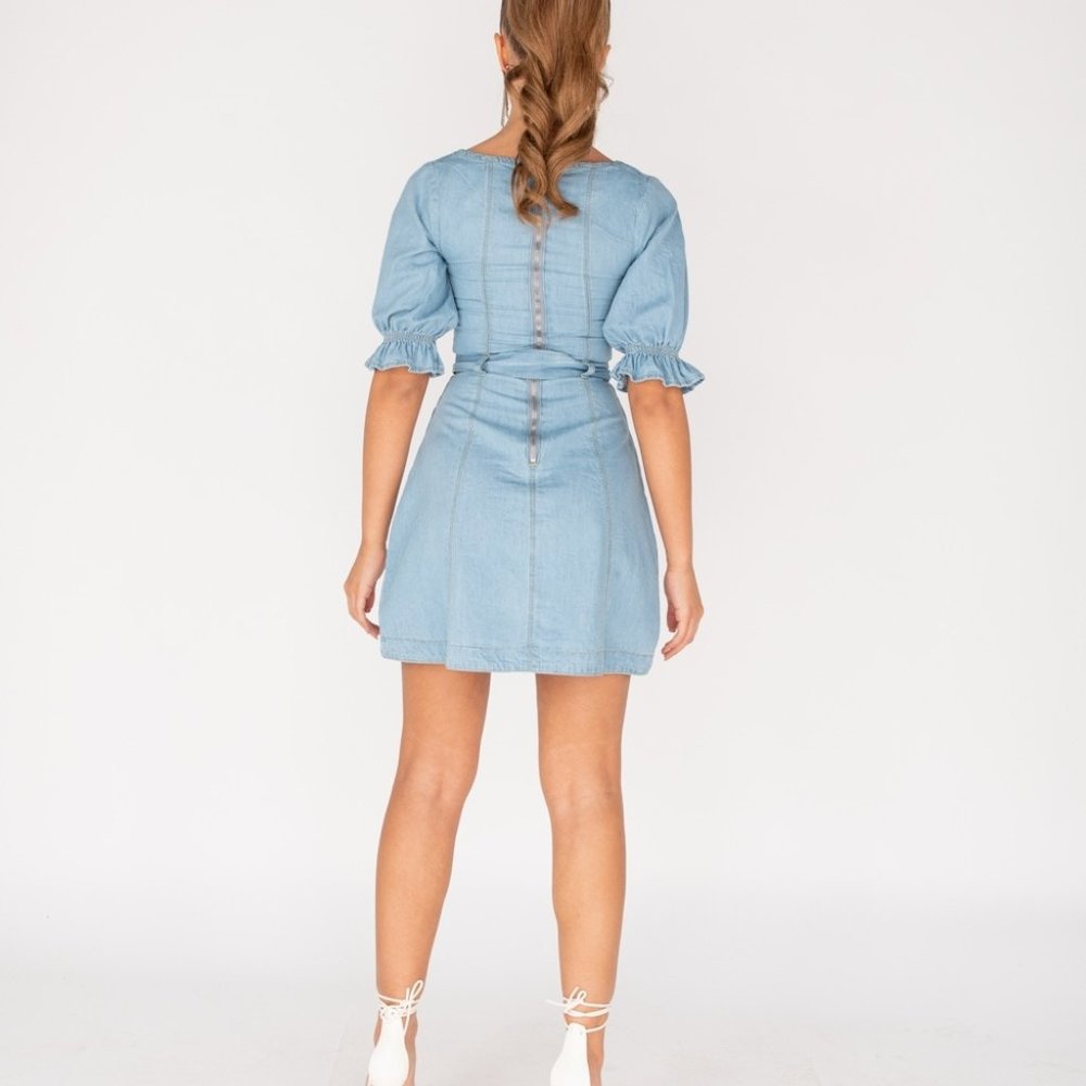 Lunch Date Light Wash Belted Denim Jean Dress - Picture 5 of 8
